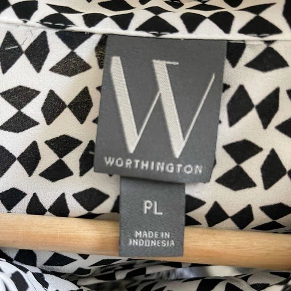 Worthington Sleeveless Button Down Blouse with Geometric Design NWT - Picture 4 of 5
